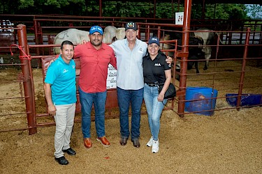 Participación en La Subasta Ganadera de Veraguas, ofreciendo nuestros Seguros Agropecuarios.