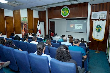 Primer Simposio Internacional de Ecología y Salud Asociada a Coyotes en Panamá