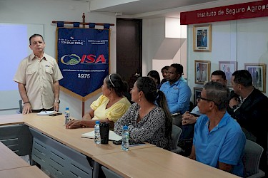 Productores se preparan con el ISA en el uso de microchips para enfrentar el hurto pecuario.
