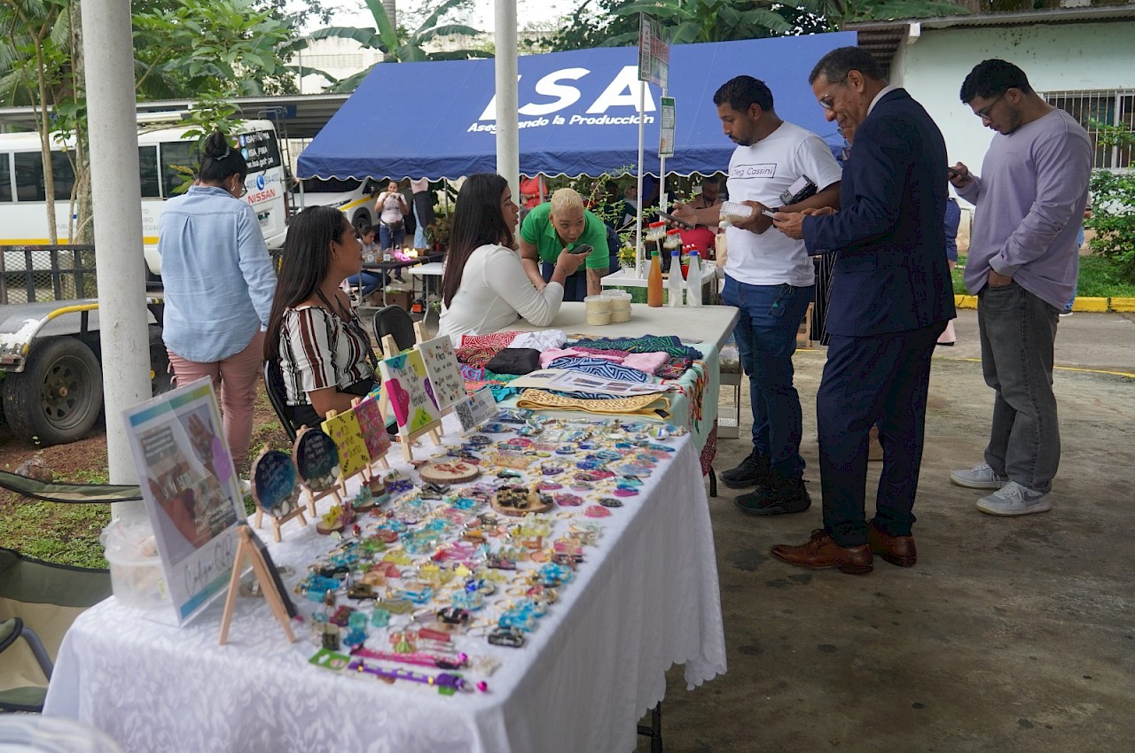 Con éxito el ISA celebra primera Feria de Emprendedores.