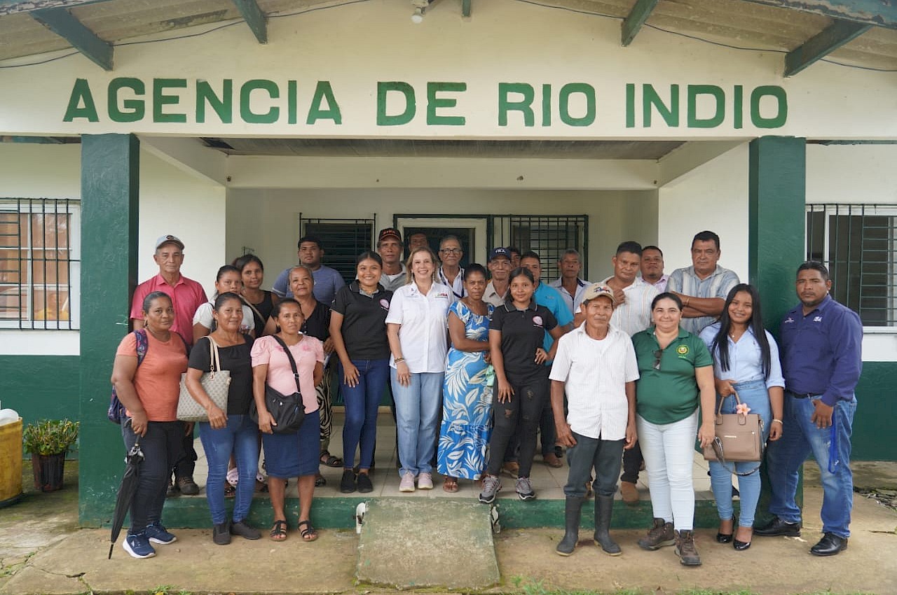 ISA realiza conversatorio con productores de la Costa Abajo de Colón.
