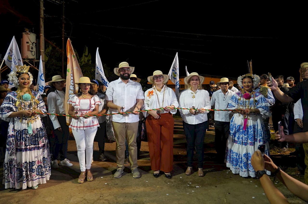 ISA destaca el esfuerzo de los productores durante la inauguración de la Feria de la Naranja.