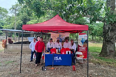ISA asegura sementales y promueve seguros en día de campo en Darién.